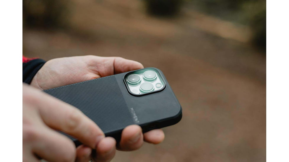 Moment CineClear Snap-On Protection Filter, for iPhone 13 Pro/Pro Max, Black, 600-122