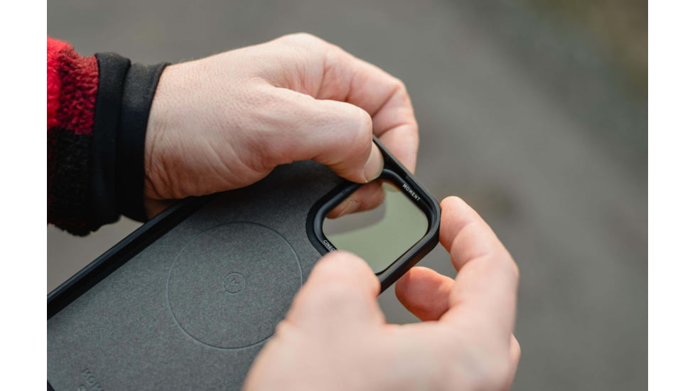 Moment CineClear Snap-On Protection Filter, for iPhone 13 Pro/Pro Max, Black, 600-122