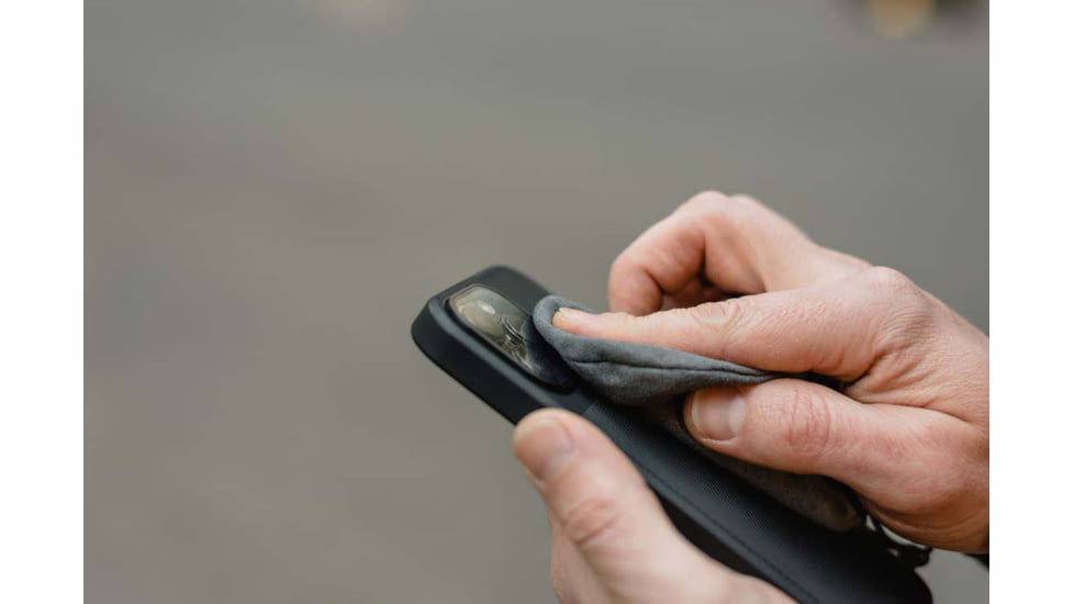 Moment CineClear Snap-On Protection Filter, for iPhone 13 Pro/Pro Max, Black, 600-122