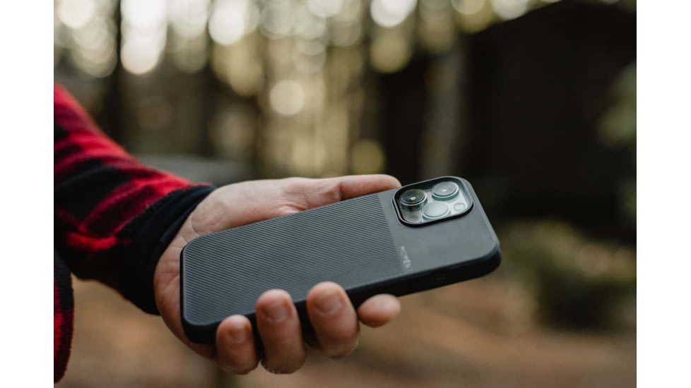 Moment CineClear Snap-On Protection Filter, for iPhone 13 Pro/Pro Max, Black, 600-122