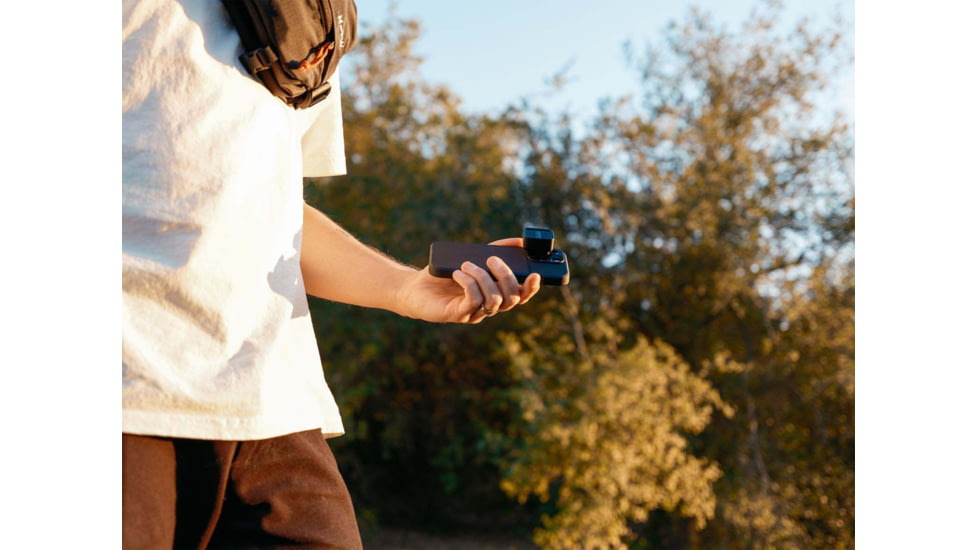 Moment M-Series, 1.33x Anamorphic Lens, Blue Flare, Black, 130-001