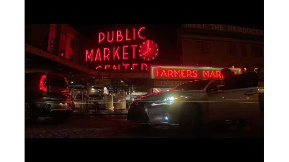 Moment M-Series, 1.33x Anamorphic Lens, Blue Flare, Black, 130-001