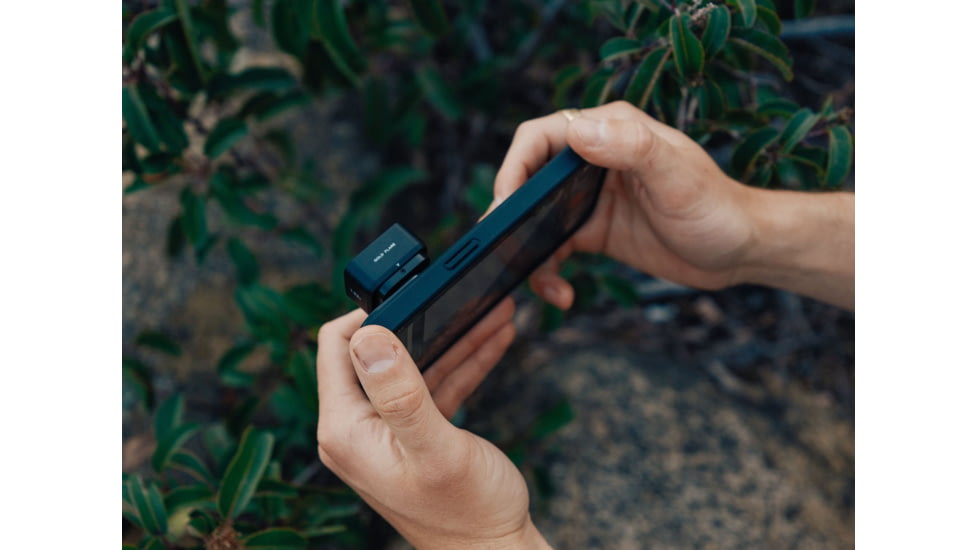 Moment M-Series, 1.33x Anamorphic Lens, Gold Flare, Black, 130-004