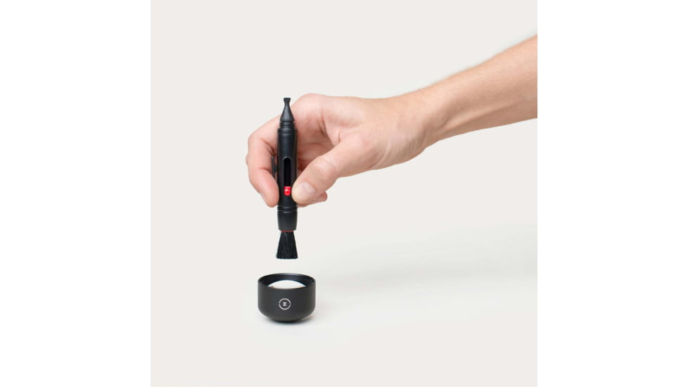 Moment Mobile Lens Cleaning Pen, Black, 150-101