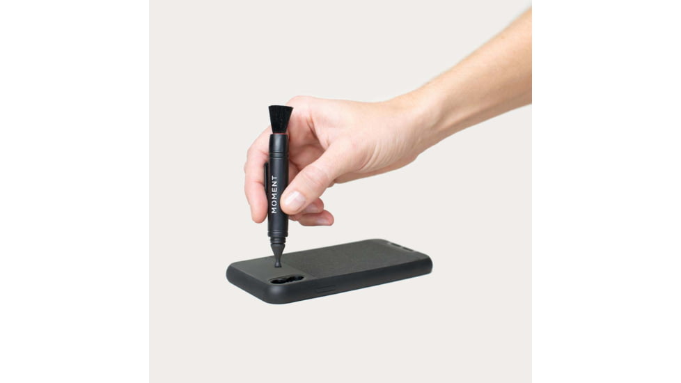 Moment Mobile Lens Cleaning Pen, Black, 150-101