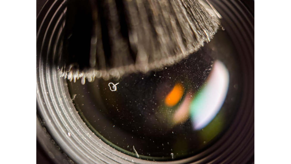 Moment Mobile Lens Cleaning Pen, Black, 150-101