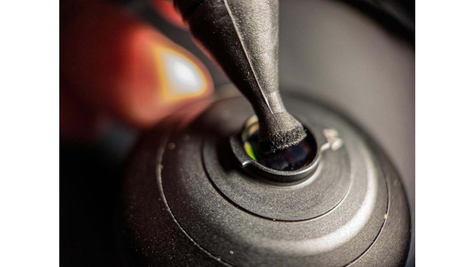 Moment Mobile Lens Cleaning Pen, Black, 150-101