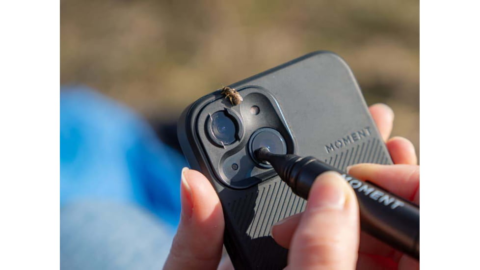 Moment Mobile Lens Cleaning Pen, Black, 150-101