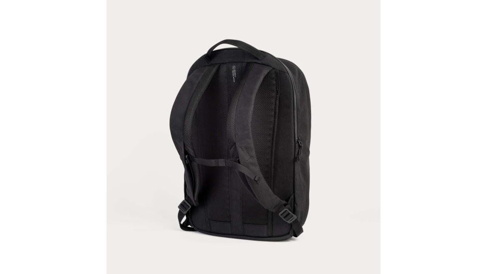 Moment MTW Backpack, 17L, Black, 106-134