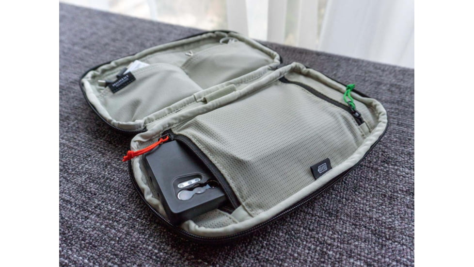 Moment MTW Battery Organizer, Black, 106-145