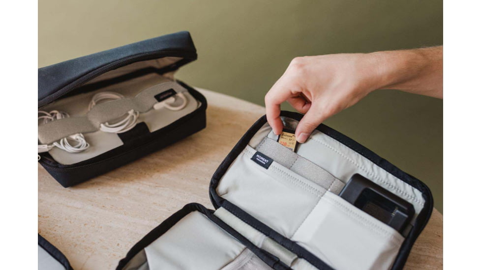 Moment MTW Battery Organizer, Black, 106-145