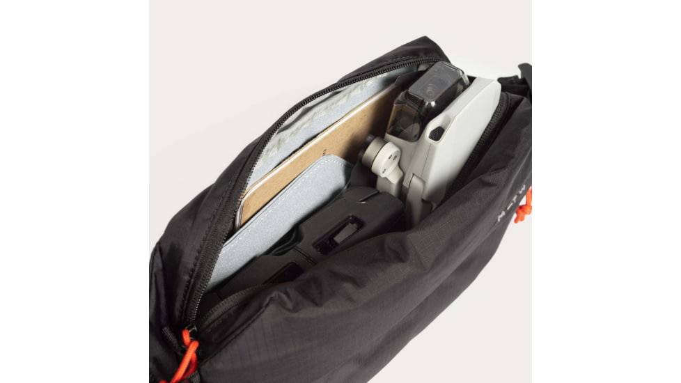 Moment MTW Fanny Sling Bag, 2L, Black Ripstop, 106-150