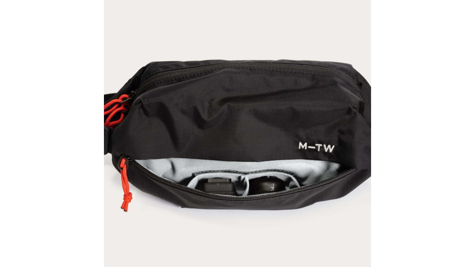 Moment MTW Fanny Sling Bag, 2L, Black Ripstop, 106-150