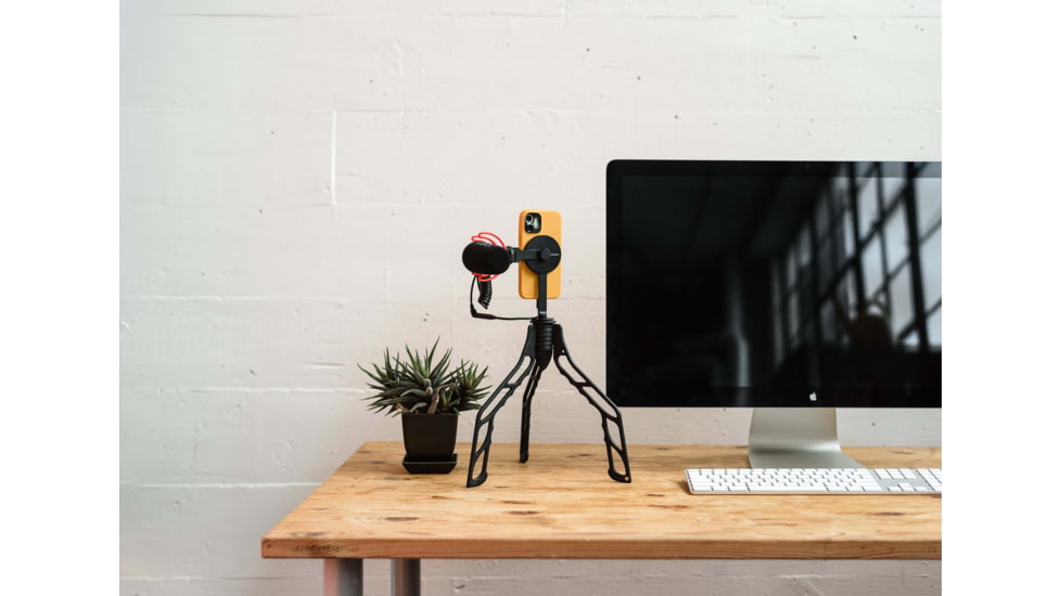 Moment Pro Tripod Mount for MagSafe, Landscape, 107-022-M