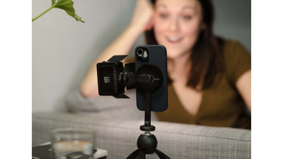 Moment Pro Tripod Mount for MagSafe, Landscape, 107-022-M