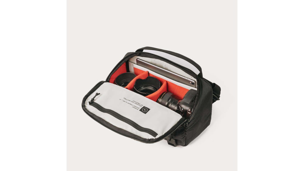 Moment Rugged Camera Sling, 10L, NorthPak Black, 106-132