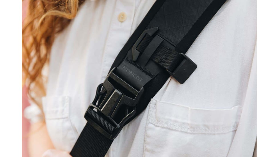 Moment Rugged Camera Sling, 10L, NorthPak Black, 106-132