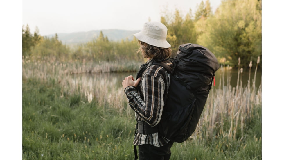 Moment Strohl Mountain Light 45L Backpack, Large, Black, 106-159