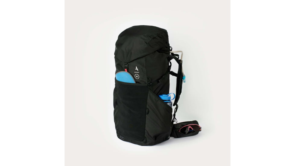 Moment Strohl Mountain Light 45L Backpack, Large, Black, 106-159