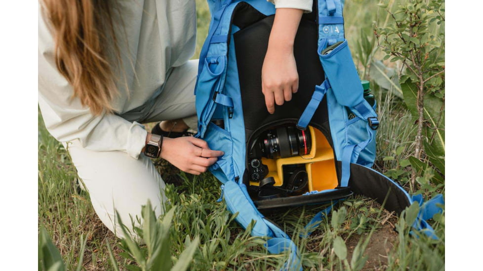 Moment Strohl Mountain Light Camera Insert, Black, 106-172