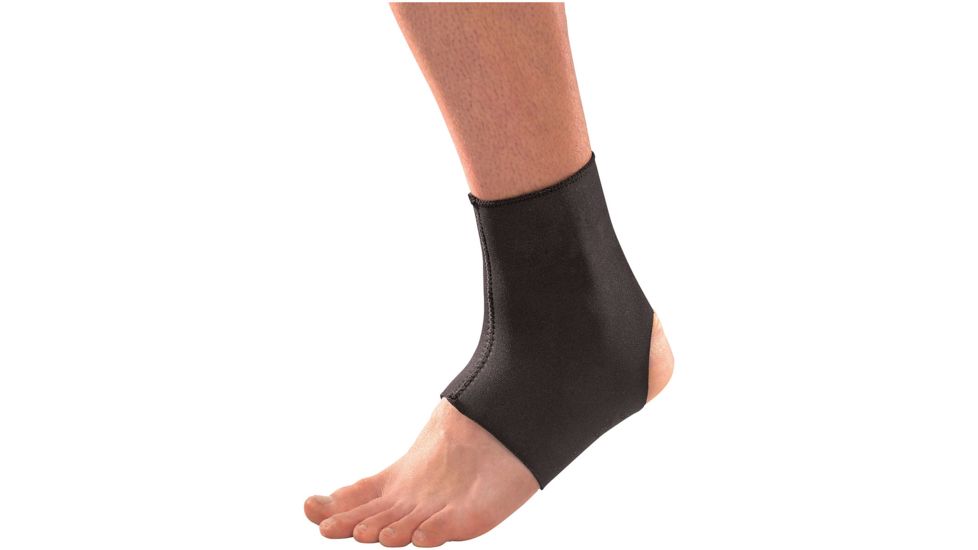 Mueller Neoprene-Blend Ankle Support, Black, Medium, 964MD