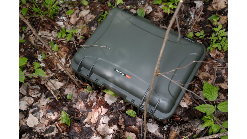 Nanuk 930 Protective Case w/Padded Divider, Olive, Medium, 930S-020OL-0A0