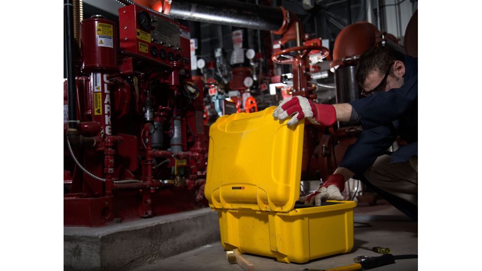 Nanuk Case w/foam, Yellow, Large, 933S-010YL-0A0