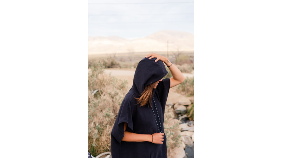 Nomadix Changing Poncho, Black, Medium/Large, CP-BLAC-101