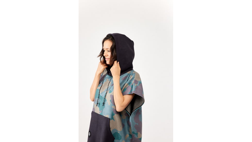 Nomadix Changing Poncho, Camo Green, Meduim/Large, CP-CAMO-101