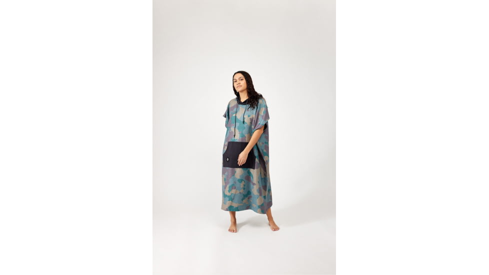 Nomadix Changing Poncho, Camo Green, Meduim/Large, CP-CAMO-101