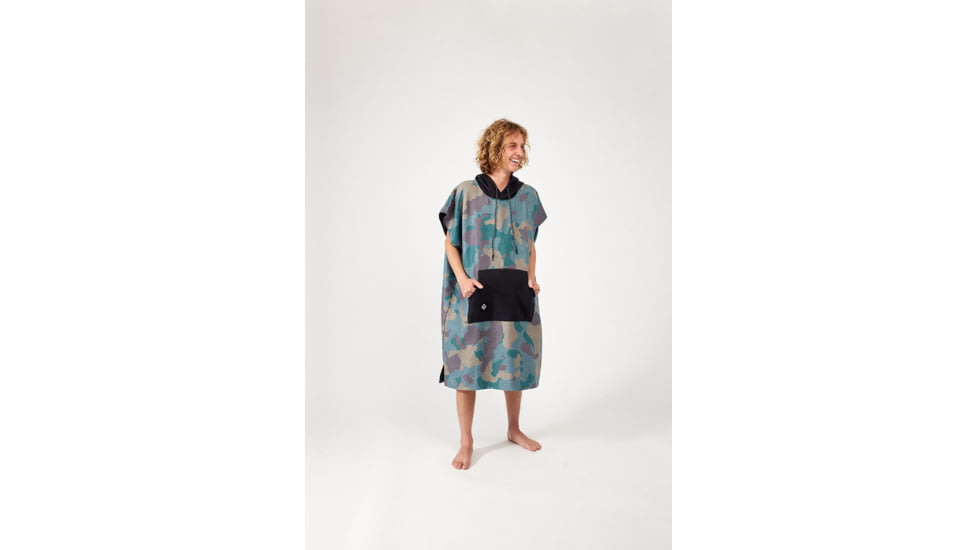 Nomadix Changing Poncho, Camo Green, Meduim/Large, CP-CAMO-101