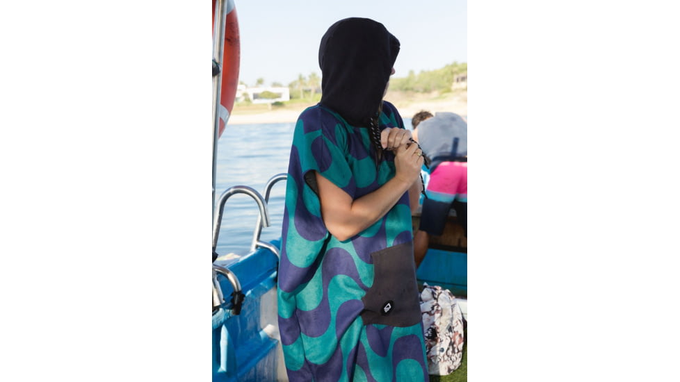 Nomadix Changing Poncho, Copacabana Navy Teal, Medium/Large, CP-COPA-102