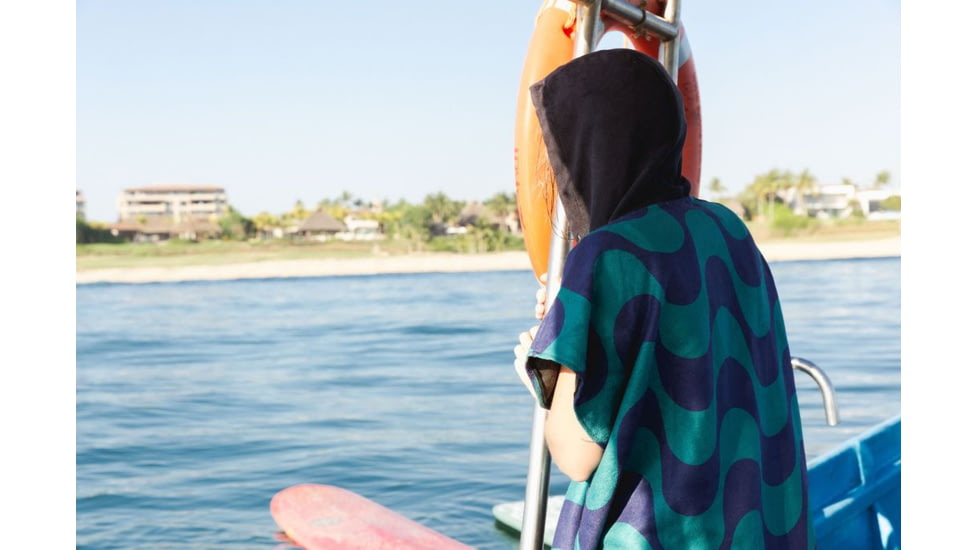 Nomadix Changing Poncho, Copacabana Navy Teal, Medium/Large, CP-COPA-102