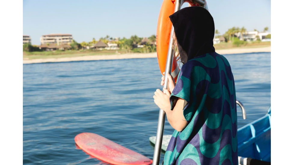 Nomadix Changing Poncho, Copacabana Navy Teal, Medium/Large, CP-COPA-102