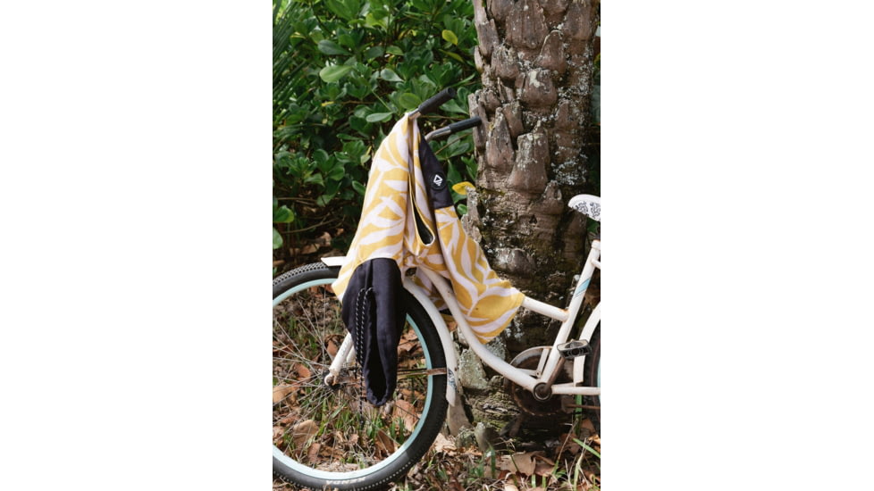 Nomadix Changing Poncho, Leaf Me Alone Green, Meduim/Large, CP-LFAL-101