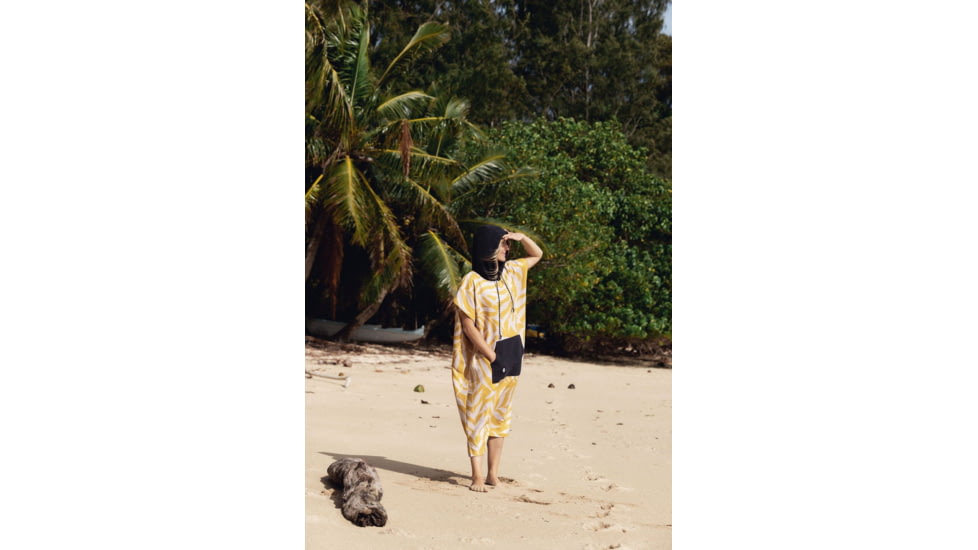 Nomadix Changing Poncho, Leaf Me Alone Green, Meduim/Large, CP-LFAL-101