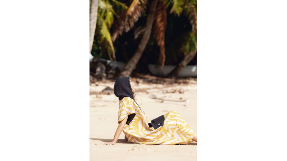 Nomadix Changing Poncho, Leaf Me Alone Green, Meduim/Large, CP-LFAL-101