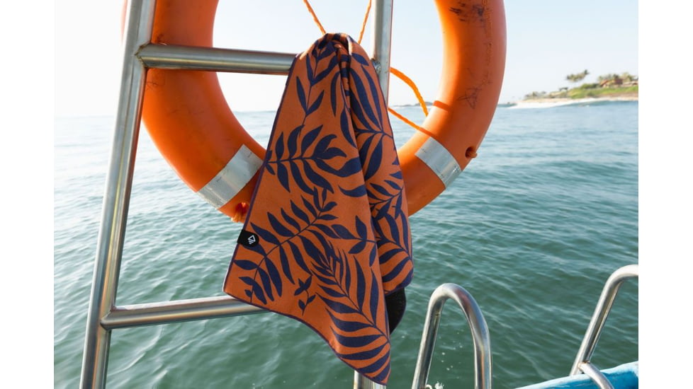 Nomadix Mini Towel, Leaf Me Alone Orange, One Size, DA-LFAL-102