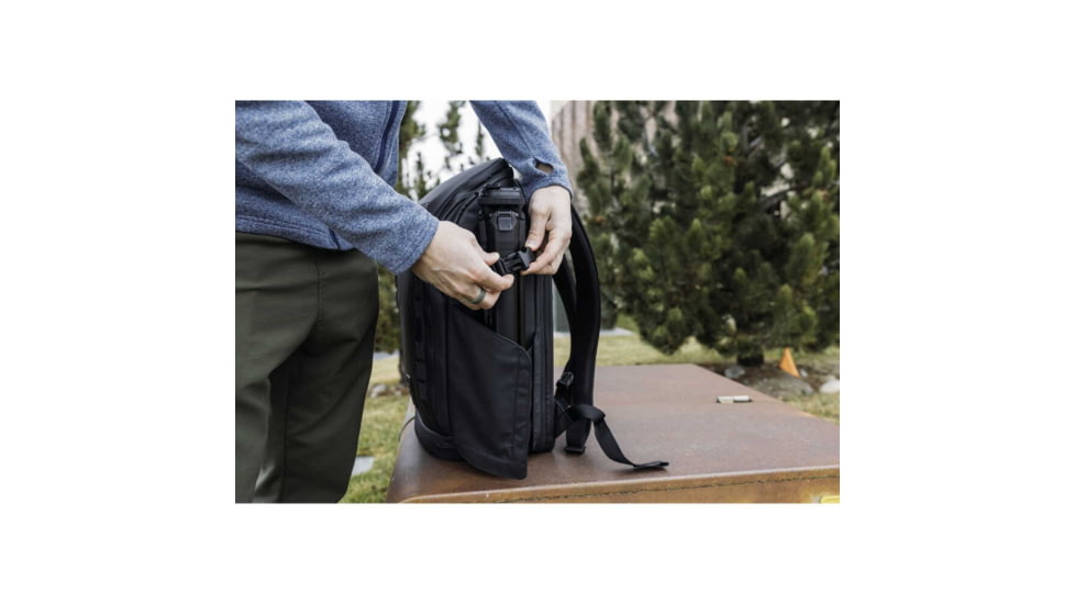 NOMATIC McKinnon 25L Camera Pack w/ Ladder, 1 Large Cube, Black, PMP1LC-BLK-01