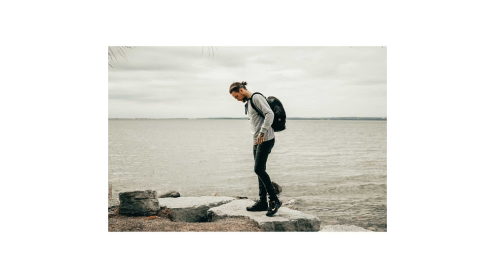 NOMATIC McKinnon Camera Pack w/ Ladder, Black, PMPLAD-BLK-01