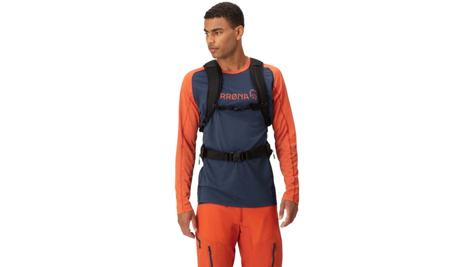 Norrona Fjora Econyl 18L Pack, Caviar Black, 2201-23 7718 ONE SIZE