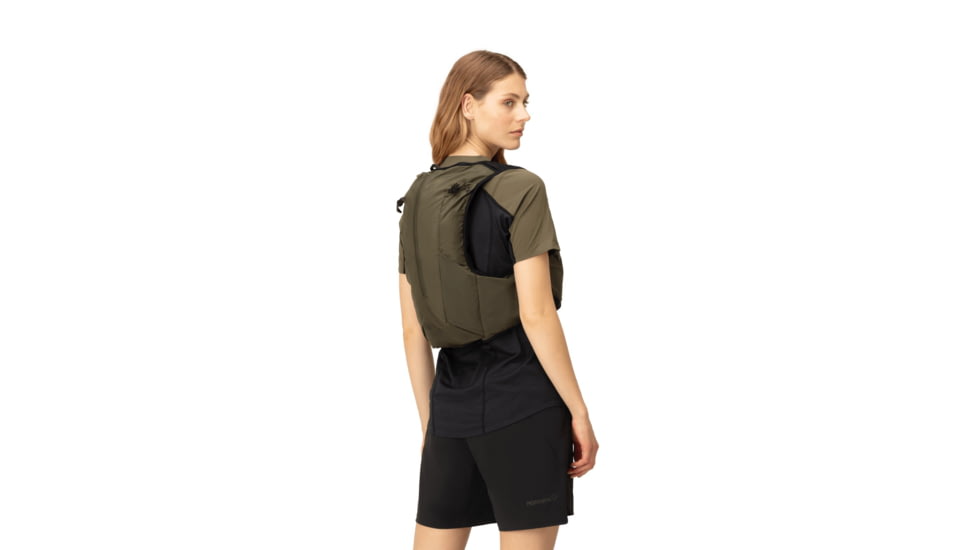 Norrona Senja Econyl 70 Pack, 7 liters, Olive Night, Large/Extra Large, 5801-23-3301-L/XL