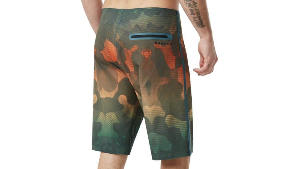 Oakley Bundoran Biscuit Camo 21 Inches - Mens, Fire Red, 36 482444-4FR-36