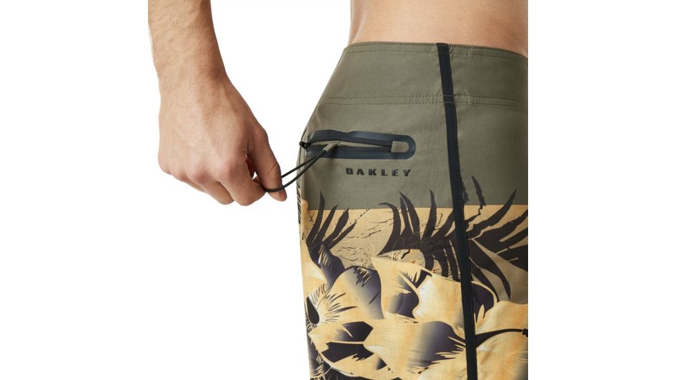 Oakley Flower Block Seamless 19 - Mens, Fire Red, 30 482460-4FR-30