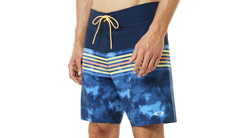 Oakley 18 Inches Seemless Striped Boardshort - Mens, Fathom, 36, 482411-6AC-36