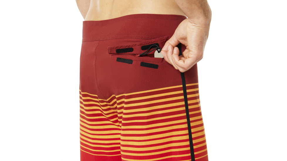 Oakley 21 Inches Camou Boardshort - Mens, Red Line, 36, 442460-465-36