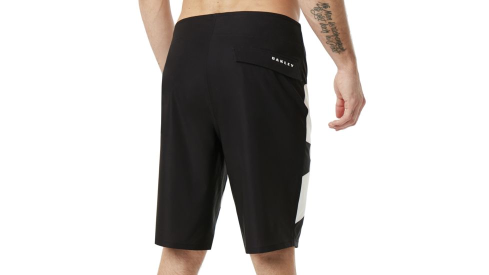 Oakley Staple 1975 Boardshort 21 Inc - Mens, B/W Graffiti P, 34 482598-94B-34