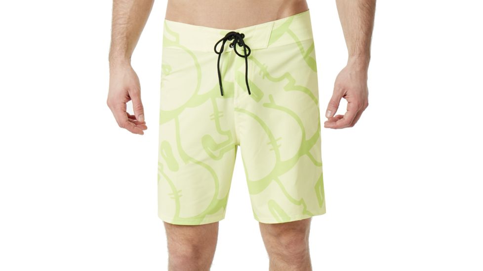 Oakley Staple Graffiti Boardshort I8 Inc - Mens, Pale Lime Yellow, 34 482599-51A-34