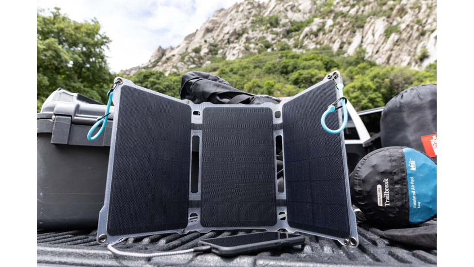Pale Blue Earth Approach Solar Charger, 7 Watt, Black, 20cm x 30cm x 2mm, PB-AP1-7W