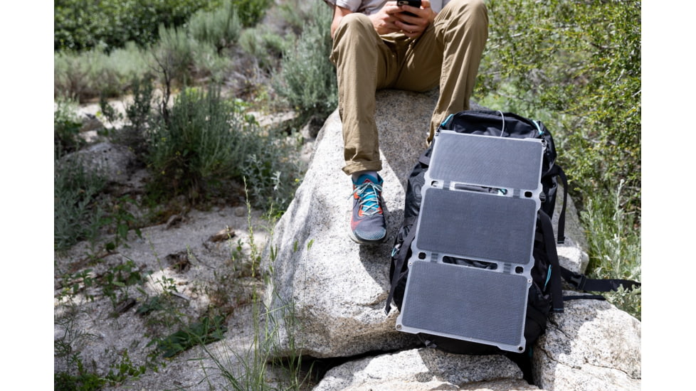 Pale Blue Earth Approach Solar Charger, 7 Watt, Black, 20cm x 30cm x 2mm, PB-AP1-7W